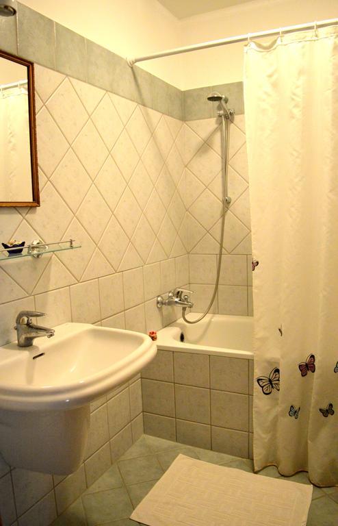 Violetta Vendeghaz Hotell Eger Rum bild