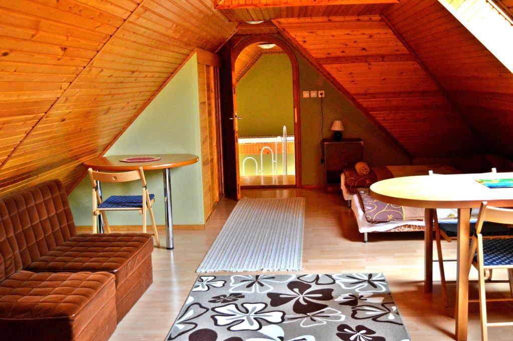 Violetta Vendeghaz Hotell Eger Rum bild